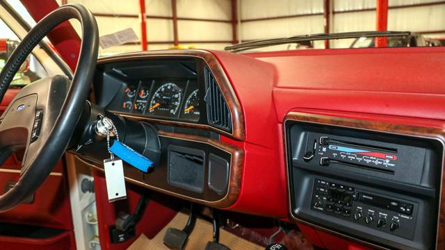  Продава се чисто ново Bronco на 29 години 