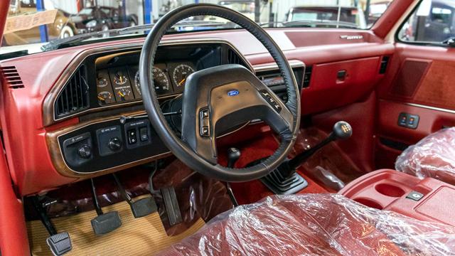  Продава се чисто ново Bronco на 29 години 