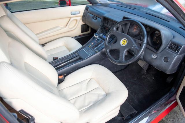 Продава се уникален пикап Ferrari на цената на Octavia