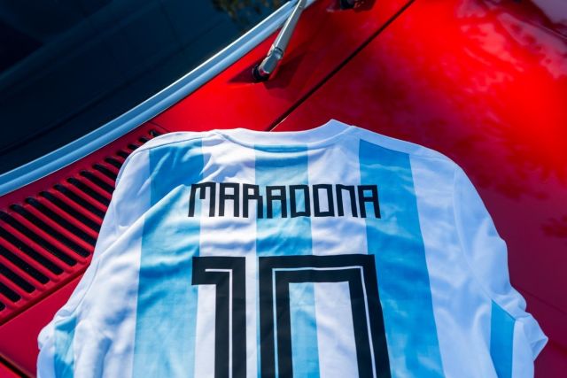 Класически Mercedes принадлежал на Марадона отива на търг