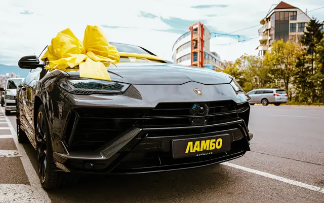 Какво представлява Lamborghini-то от рекламата "Ламбо, бате"?