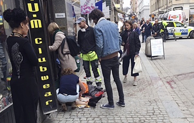 Ужасът в Стокхолм (СНИМКИ)
