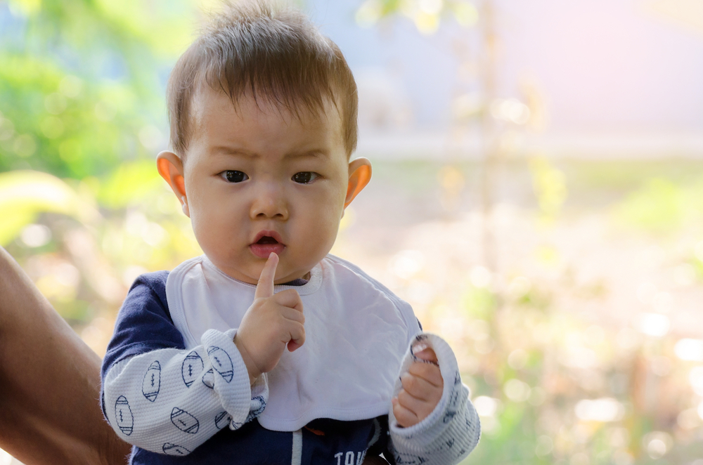 В коя страна бебетата плачат по-малко?