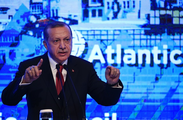 Ердоган си връща партийната книжка