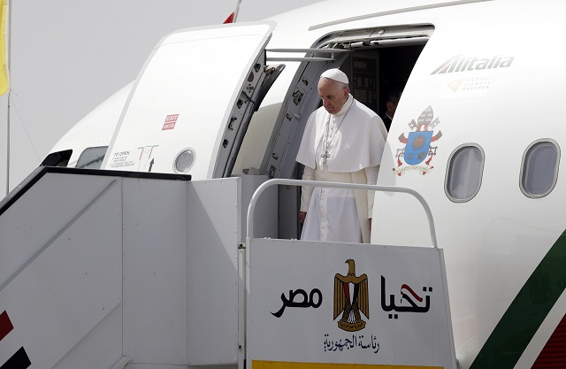 Папа Франциск подкрепи християните край Нил (ВИДЕО+СНИМКИ)