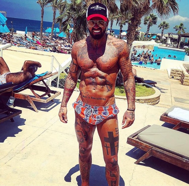 Благо Джизъса е свободен ерген! (СНИМКИ)