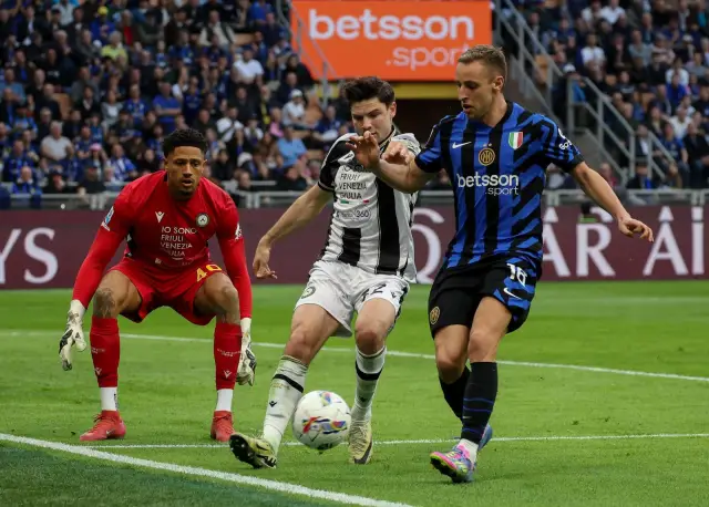 Интер потрепери против Удинезе, само че стигна до успеха