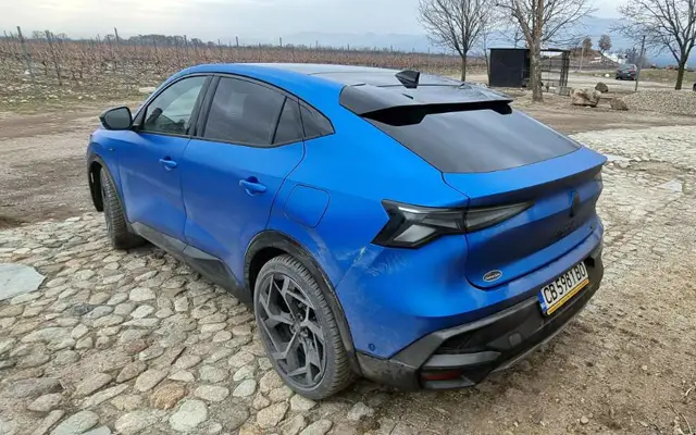 Тествахме най-мощното Renault