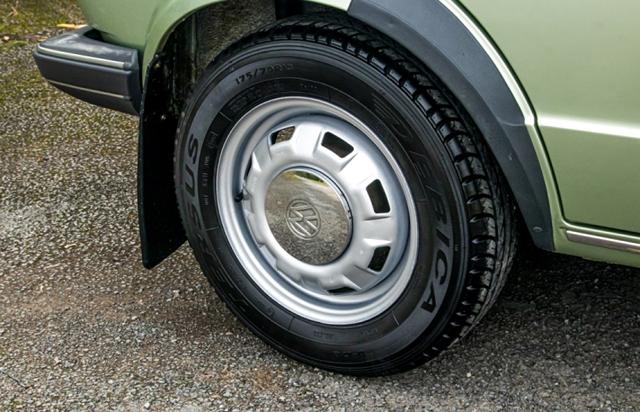  Продава се Golf I на 1200 км 