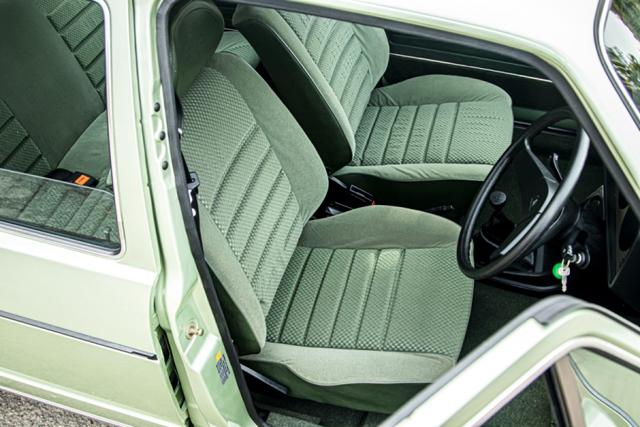  Продава се Golf I на 1200 км 