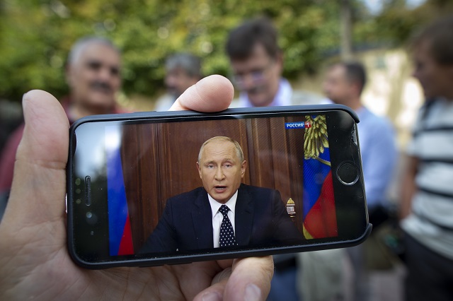 Враг на Кремъл: Путин е в паника
