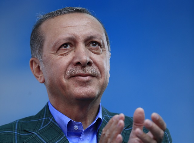Ердоган се прицели в политолог