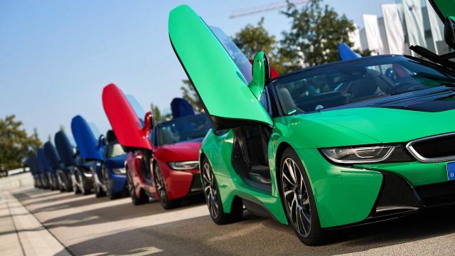  Вижте последните 18 неповторими роудстъра BMW i8 