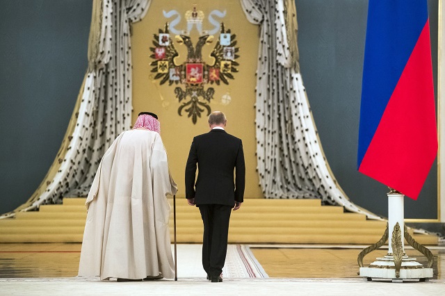 Путин и крал Салман: Търсим политически решения за Сирия и Ирак (СНИМКИ)