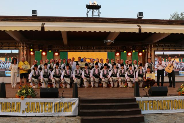 Над пет хиляди посетители събра Международният фолклорен фестивал в Челопеч, обединяващ участници от пет континента