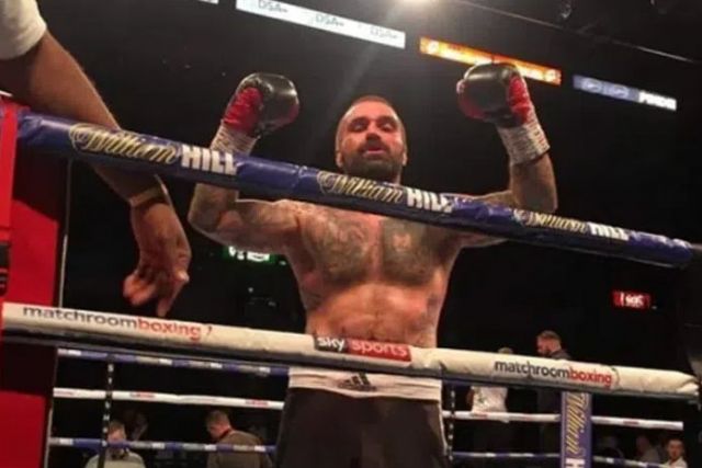 Български боксьор ще се бие с един от най-популярните английски музиканти