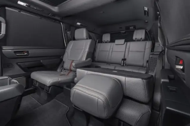 Toyota обнови любимата "джипка" на Бойко Борисов