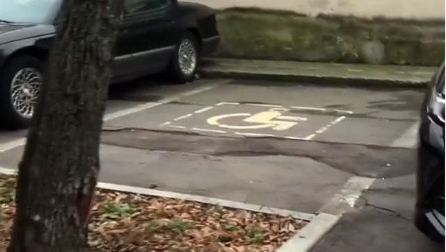 7 места за паркиране, които са извън всякаква логика