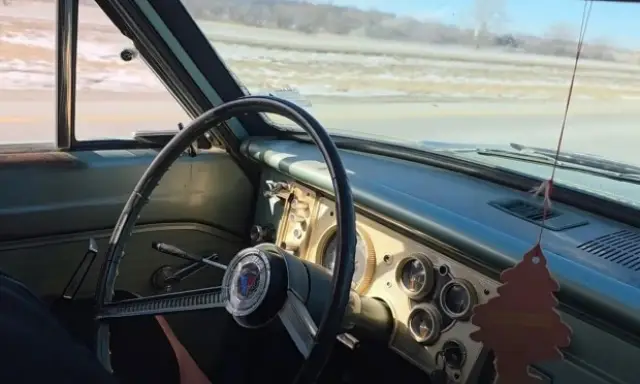 А едно време какви автомобили имаше... Една бюджетна кола, която отказа да умре и след 700 000 километра (ВИДЕО)