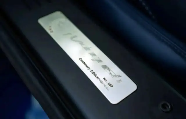Единственият по рода си Aston Martin Vanquish на Даниел Крейг отива на търг