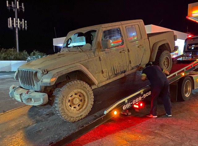 Jeep лиши собственик на Gladiator от гаранция за минаване през кална локва