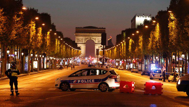 Стрелба в Париж. Един полицай е убит (ВИДЕО+СНИМКИ)