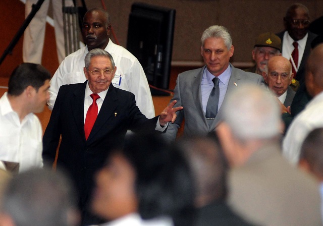 Решено! Куба има нов президент и той не е Кастро (СНИМКИ)