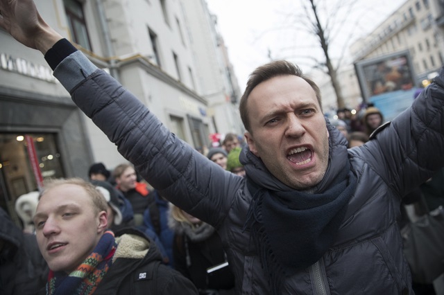 Навални пак се забърка в неприятности (СНИМКИ)