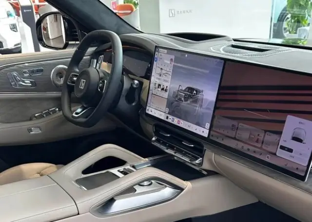 Zeekr 8X предефинира лукса при хибридните SUV модели