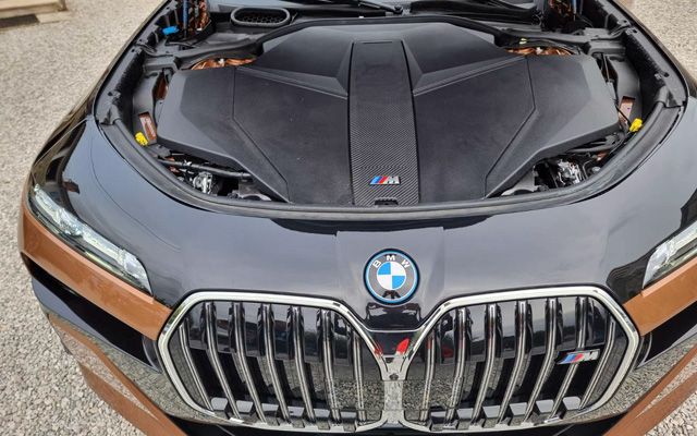 Тествахме най-мощното, най-бързото и най-скъпо електрическо BMW