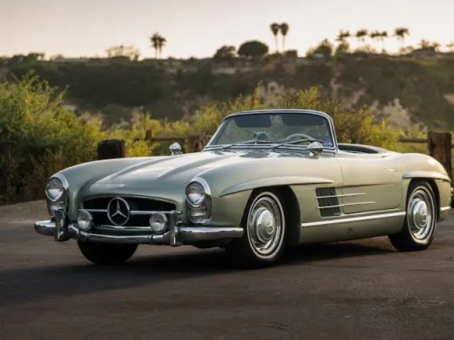 Защо Mercedes 300 SL получи вратите тип „чайка“?