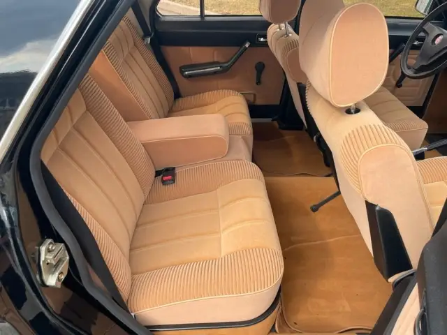 Продава се Волга от Комитет за Държавна сигурност (на СССР) без пробег