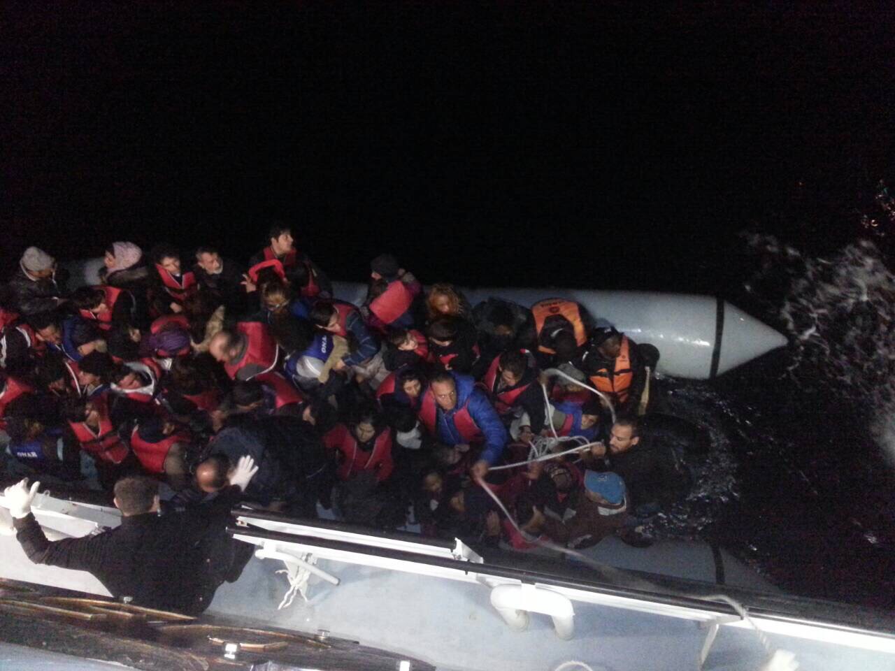 Български кораб спаси 120 мигранти