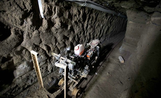 Сбъркали тунела към килията на Ел Чапо