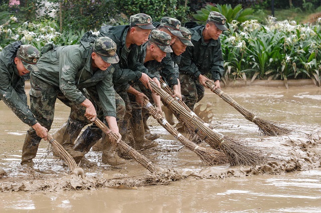 Потоп и човешки жертви в Китай (ВИДЕО+СНИМКИ)