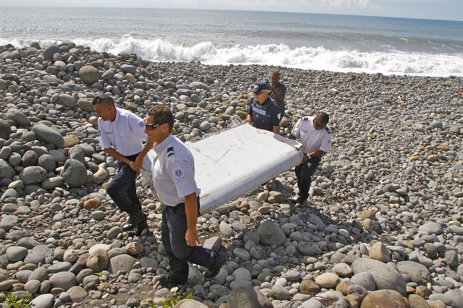Роднини на изчезналите с полет MH370  ще търсят отговори в Мадагаскар
