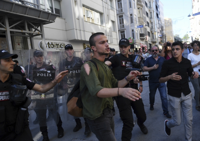 Равносметката след гей парада в Турция: 44 в ареста!