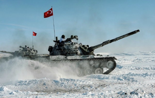 Турските военни провеждат учение при -25 градуса (СНИМКИ)
