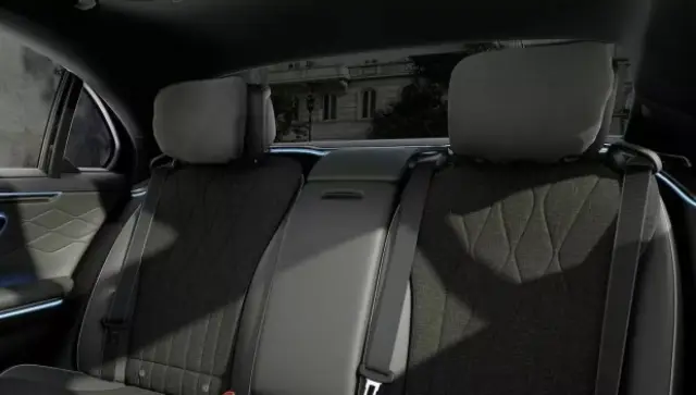 S-класата на Mercedes получава платнени седалки за първи път от 50 години. И те са по-скъпи от кожения салон!