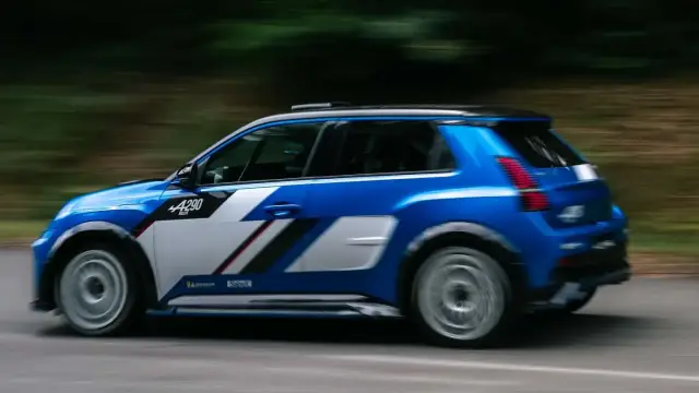 Renault 5 към този момент има и заводска спортна версия, дело на Alpine