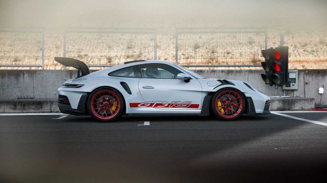 Запознайте се с новия крал на пистата – 911 GT3 RS