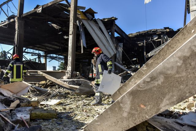 Financial Times: Киев може да получи F-16 в бъдеще, но сега снарядите са по-важни 