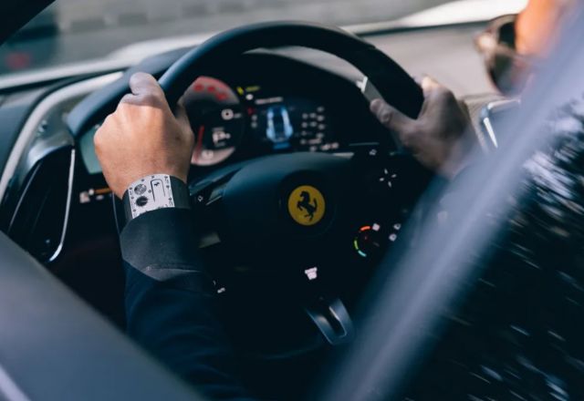 Ferrari представи най-тънкия механичен часовник в света с цена от 3 милиона лева