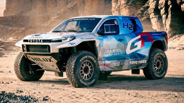 Toyota ще се пробва в „Дакар“ с изцяло водороден Hilux | ФАКТИ.БГ Toyota ще се пробва в „Дакар“ с изцяло водороден Hilux