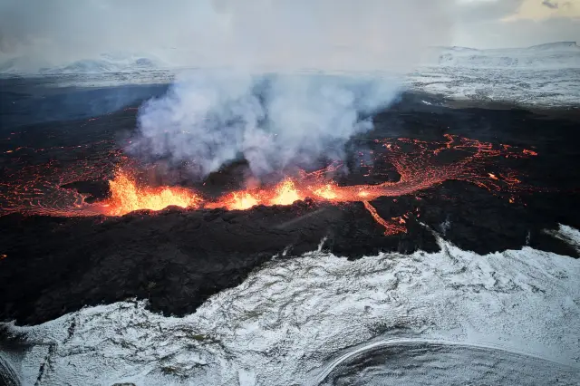 Изригванията на вулкани в Исландия могат да продължат дори векове