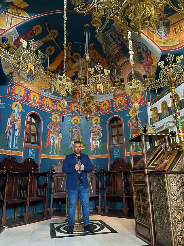 Дядо Никанор благослови новия клип на Валентин Велчев | ФАКТИ.БГ Дядо Никанор благослови новия клип на Валентин Велчев