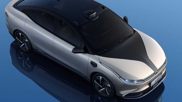 `Дебютира `Дебютира