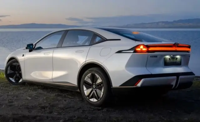 Изненадващо, Mazda подготвя конкурент на Tesla Model 3