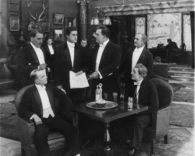 Кракът ви не може да стъпи тук, даже и да сте милиардер (ВИДЕО+СНИМКИ) | ФАКТИ.БГ Кракът ви не може да стъпи тук, даже и да сте милиардер (ВИДЕО+СНИМКИ)