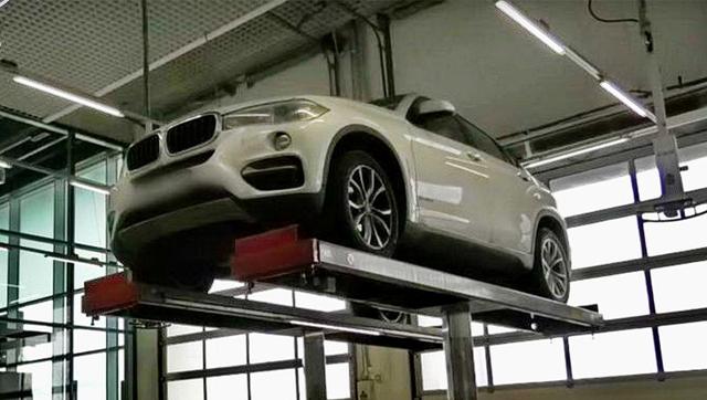 Клиент остави в сервиз BMW с бойна граната под каросерията